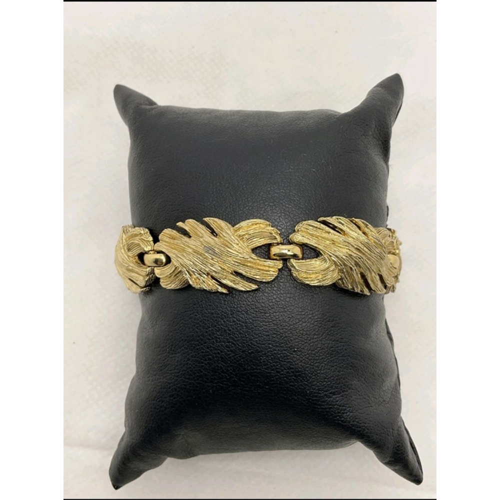 Vintage Monet Goldtone Link Bracelet 7" EUC